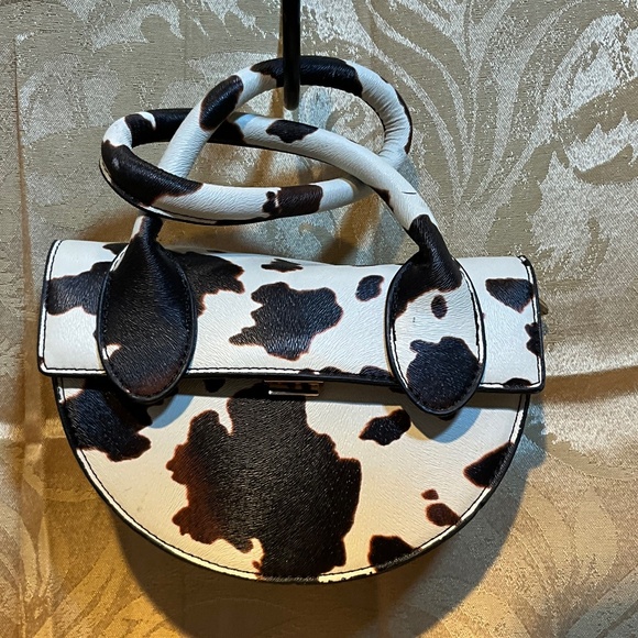 SHEIN crossbody with cowhide print, black & white   5-C1A - Picture 1 of 7